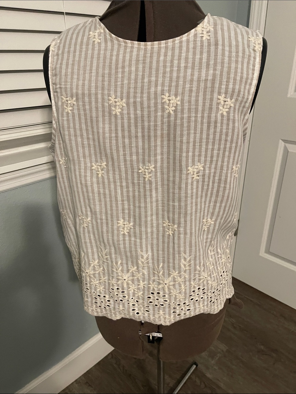 Vince Camuto Beige and White Striped Embroidered Sleeveless Top